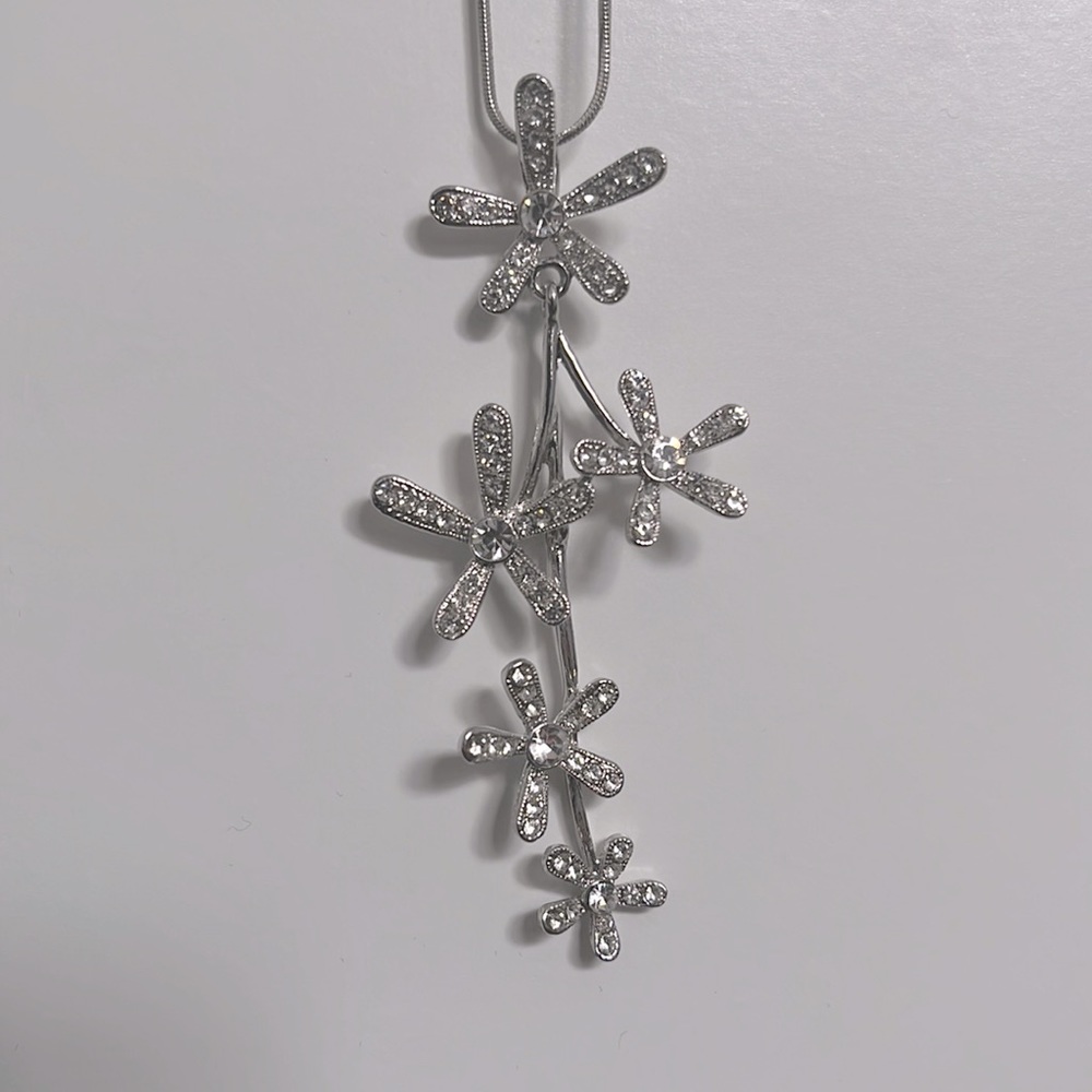 STERLING SILVER FLOWER NECKLACE